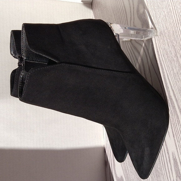 Marc New York Amelia Black Faux Suede Heel Ankle Pointed Booties Sz 8.5 - Picture 5 of 12